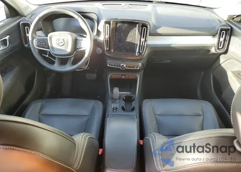 2019 Volvo Xc40 T4 Momentum z USA, uszkodzony, nr VIN YV4AC2HK4K2154423